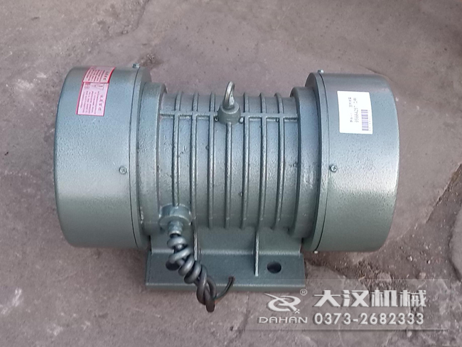 VB振動電機(jī)的選型要根據(jù)所匹配產(chǎn)品需要的激振大小，進(jìn)行選擇。
