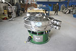 1000型三次元振動篩，產量可達1100kg/h。